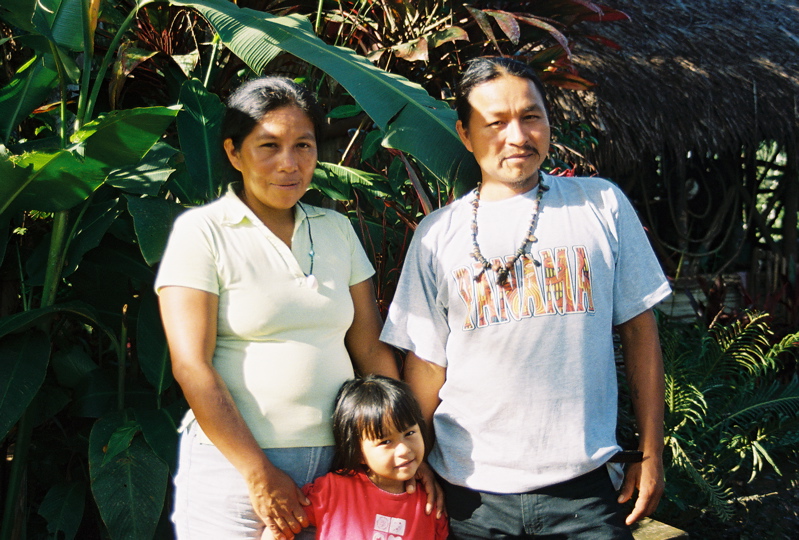 The Mamallacta family Flora, Nelson and Dona