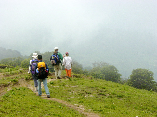 OUr intrepid band begins the descent into Ghorapani