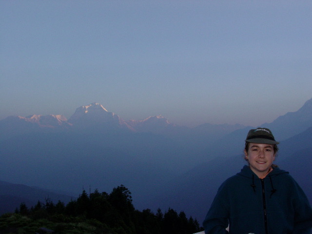 Dawn on Poon Hill, Quinn with Dahlgeri over his shoulder